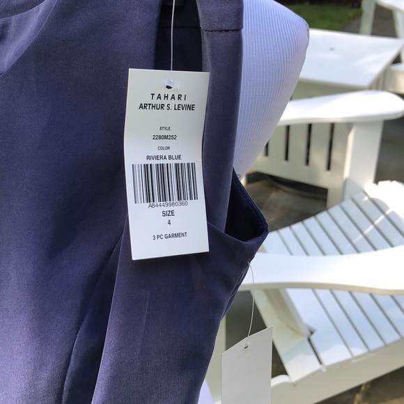 NWT  3-Piece TAHARI Pant Suit. Jacket, sleeveless top, zippered pants. - Picture 4 of 8